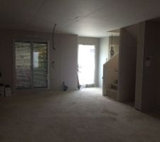 Mise en place des cloisons, &eacute;lectricit&eacute; au RDC.