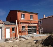 14/04/2015 : Échafaudages en place !
