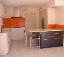 La cuisine et les peintures sont terminées.