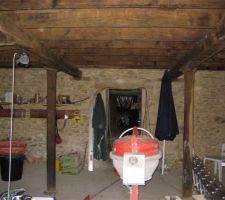 L'appartement du bas avant distribution des pi&egrave;ces..