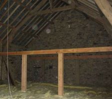 Montage des poutres à l'étage pour la mezzanine