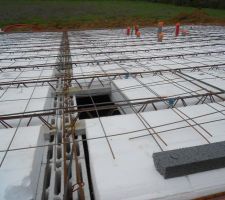 Pose des poutrelles et des marmites puis ferraillage