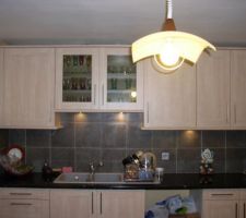 L'autre cot&eacute; de notre cuisine.