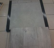 Voila le carrelage de notre piece de vie et le parquet que nous avons choisi pour la chambre et le dressing