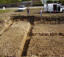 Le terrassement est fait ,les ferrailles en place....