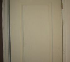 Porte du placard de l'étage