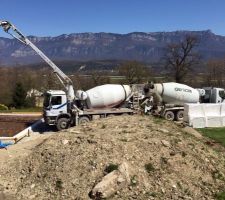 Coulage du radier... 66m3 de béton !!!