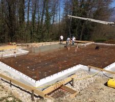 Coulage du radier... 66m3 de béton !!!