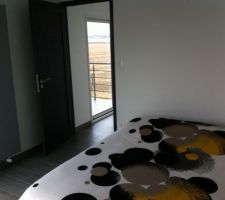 Chambre à l'étage , vue sur balcon