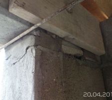 La poutre de la porte de garage repose sur un bricolage qui ne me semble pas saint. Notre maison va-t-elle vraiment reposer là dessus ?