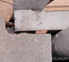 Un second exemple de bricolage. Notre maison va-t-elle vraiment reposer là dessus ?