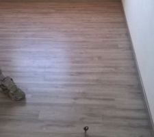 Pose du parquet dans la chambre de mon petit