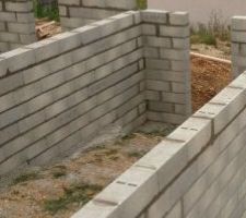 Un vide sanitaire avec une belle hauteur afin de rattraper la d&eacute;clive du terrain