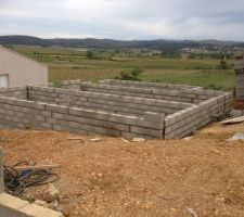 Un vide sanitaire avec une belle hauteur afin de rattraper la d&eacute;clive du terrain