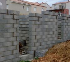 Un vide sanitaire avec une belle hauteur afin de rattraper la d&eacute;clive du terrain