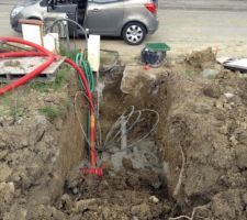 Les tuyaux installés par le terrassier mais rien de l'autre côté pour brancher ...