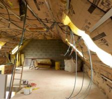 Vue depuis la suite vers les chambres et salle de bain