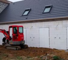 Terrassement cot&eacute; jardin, mise en place des terres (v&eacute;g&eacute;tales)