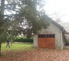 Le garage &agrave; d&eacute;molir