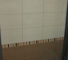 Faience sdb cappuccino et creme mais pas avec cette frise