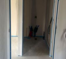 Fin de la premi&egrave;re journ&eacute;e de pon&ccedil;age. Vue WC.