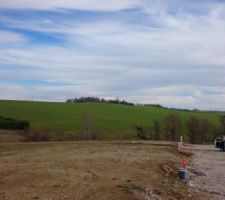 Vue de notre terrain: la campagne de Montbrun