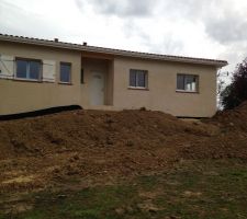 Terrassement en cour pour remettre les terres a niveau