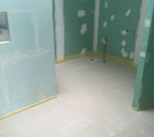 Chape anhydrite après 48 heures de séchage ( Salle de bain )
