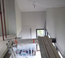 Vue de la mezzanine vers la cuisine