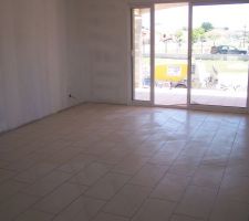 Le carreleur a fait un super travail
j'adore cette pose en d&eacute;cal&eacute;e