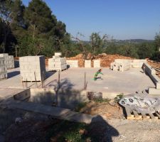 Dalle coulée murs aussitôt montés
