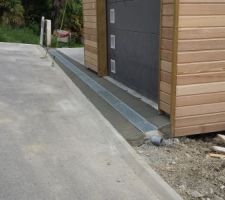 Avancée du garage avec le caniveau