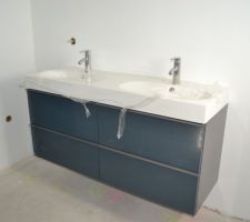 Vasque de salle de bain grise