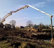 Coulage des fondation   Dalle fond de piscine avec une pompe de 47m