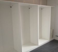 Dressing en place 
Yessss 3'50 de rangement Dans notre chambre