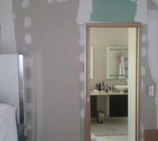 Acc&egrave;s salle de bain de la chambre parentale avant travaux