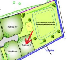 Queue de lotissement, la flèche indique notre parcelle, le cadre bleu représente un bassin (sec)de rétention d'eau