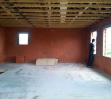 Premier étage, notre chambre et les salles de bain