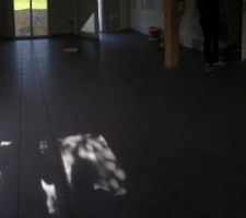 Pièce à vivre - chape coulée et carrelage fini