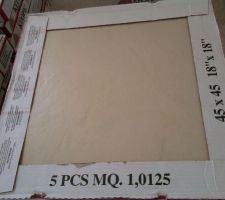 Gros plan sur le carrelage rdc