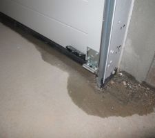 Dans le garage après une grosse pluie venant de l'ouest