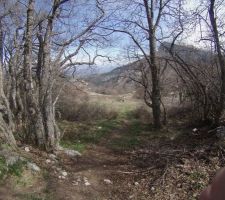 Accés par le nord du terrain grace au chemin communal