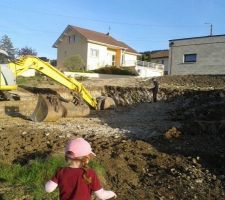 La viabilisation se poursuit et début du terrassement !!