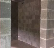 Flaque d'eau dans le garage