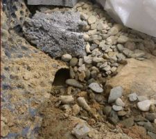 Détail du drain latéral et d'une pose supplémentaire de hourdis.