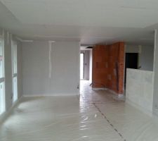 Mousse polyurethane mise au sol