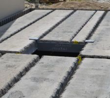 2015-05-22: Mise en place des dalles alvéolées en béton précontraint