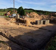 R&eacute;alisation du chainage des fondations et r&eacute;ception des 1&egrave;res fournitures qui vont nous permettre de d&eacute;marrer le sous-sol.