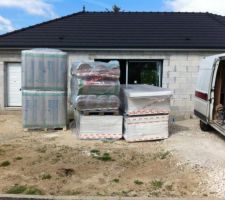 Livraison des placos et de l'isolation
