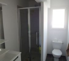 Pose de la porte de douche